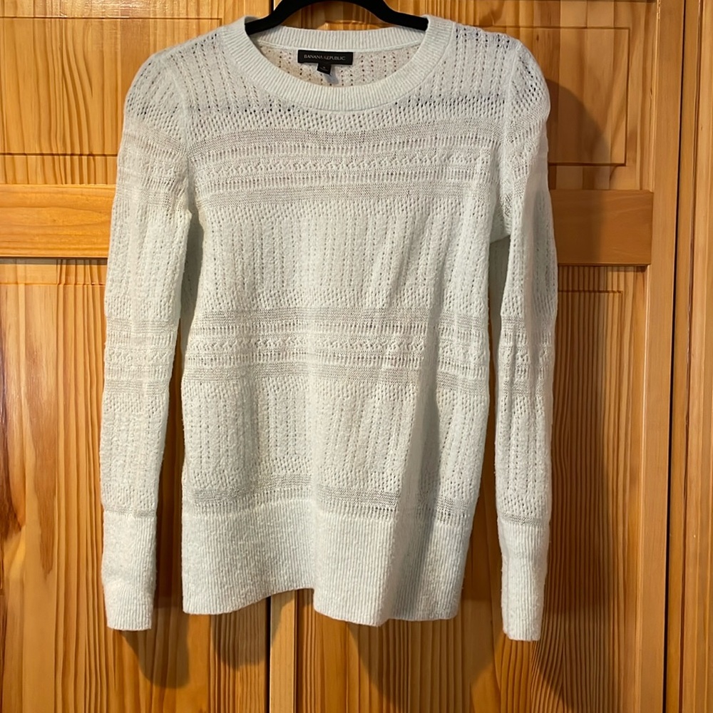 Woman’s banana republic wool sweater